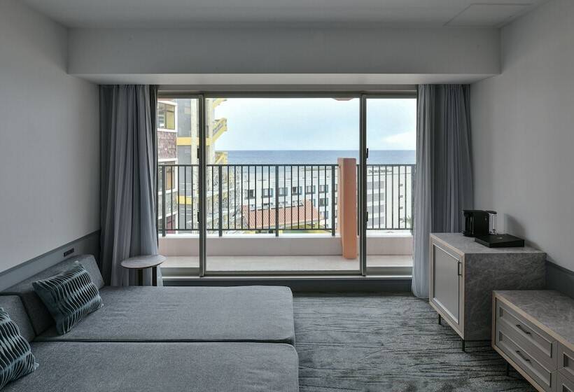 Полулюкс, Lequ Okinawa Chatan Spa & Resort