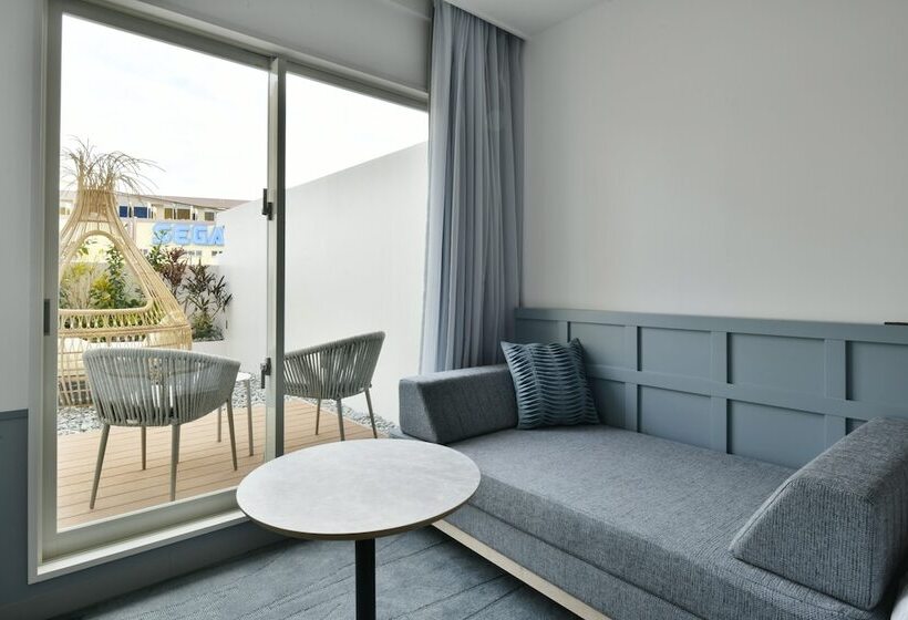 Номер Superior Вид на Сад, Lequ Okinawa Chatan Spa & Resort