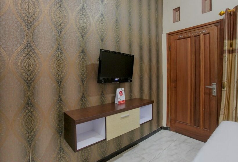 Quarto deluxe, Reddoorz At Villa Akbar 3