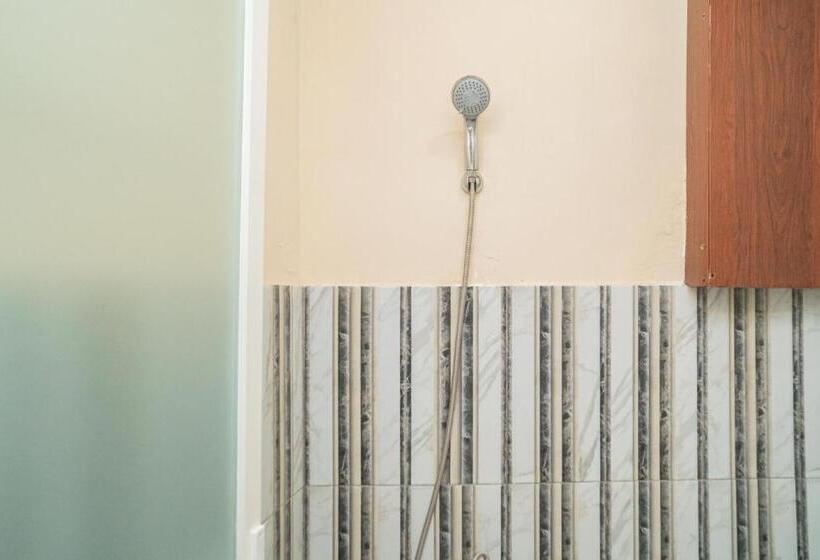 Quarto deluxe, Reddoorz At Villa Akbar 3