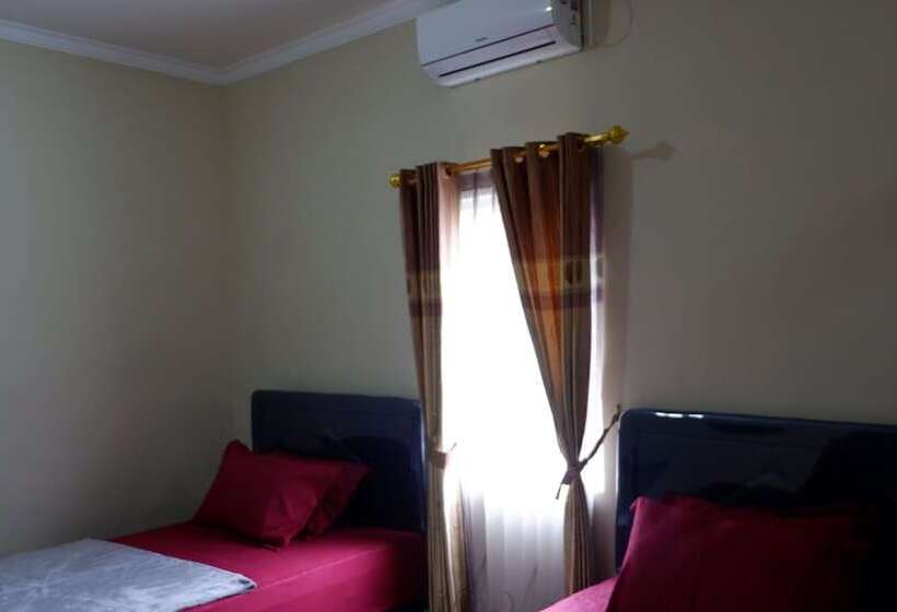 Quarto deluxe, Reddoorz At Villa Akbar 3