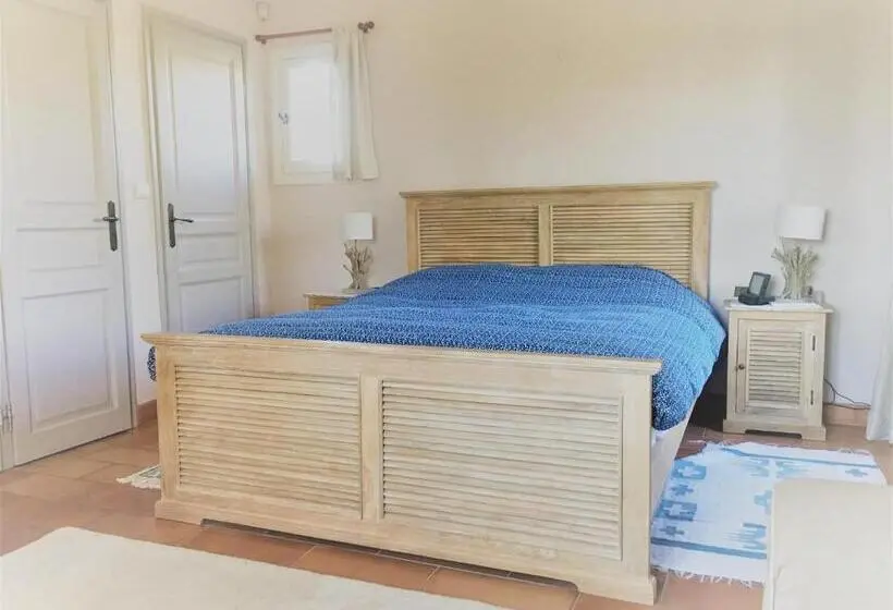 デラックスルーム, La Maison Des Olivettes