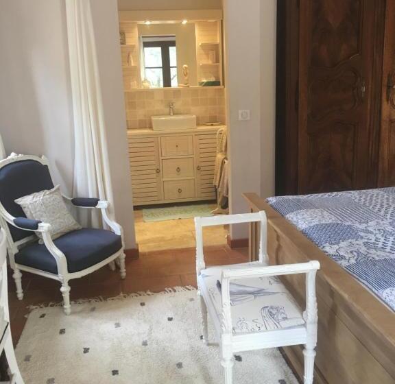 اتاق استاندارد با چشم‌انداز باغ, La Maison Des Olivettes