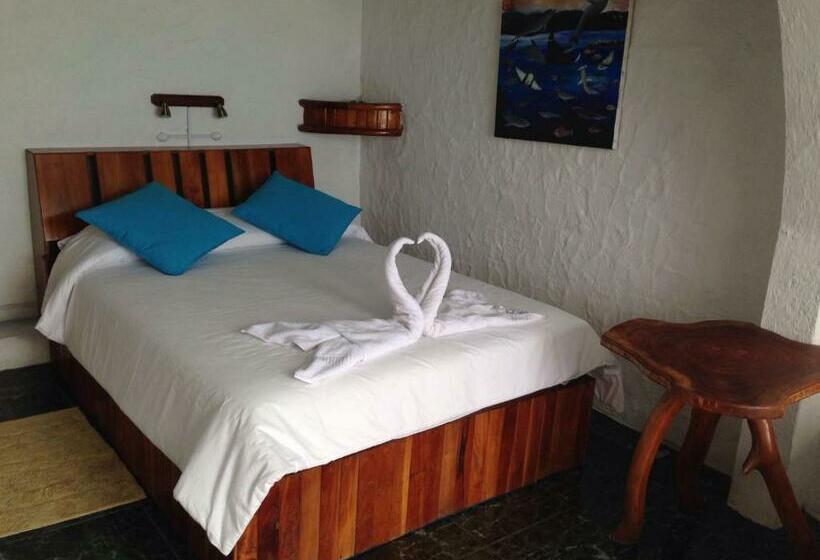 اتاق استاندارد چهار تخته با چشم‌انداز دریا, Casa Blanca