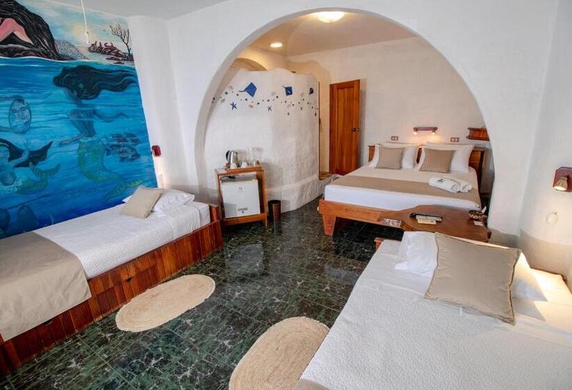 اتاق استاندارد چهار تخته با چشم‌انداز دریا, Casa Blanca