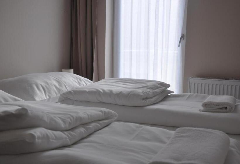 Номер Стандарт, Centrál Vendégház Székesfehérvár