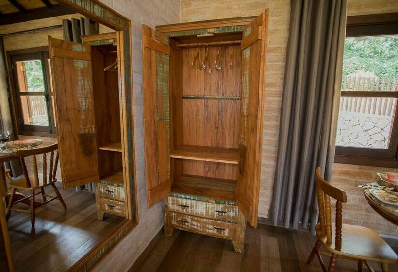 اتاق استاندارد با وان آب گرم, Flores Da Mantiqueira