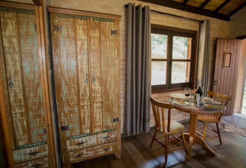 اتاق استاندارد با وان آب گرم, Flores Da Mantiqueira