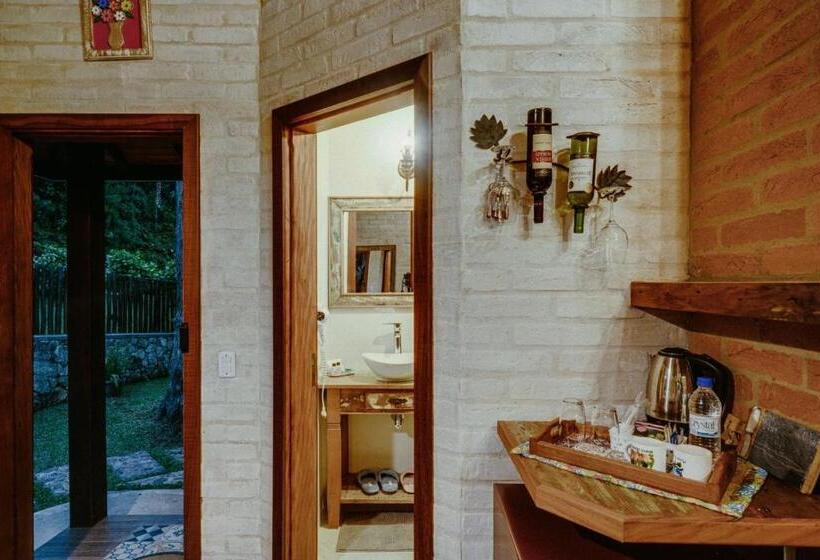 اتاق استاندارد با وان آب گرم, Flores Da Mantiqueira