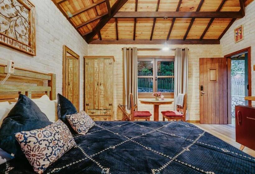 اتاق استاندارد با وان آب گرم, Flores Da Mantiqueira