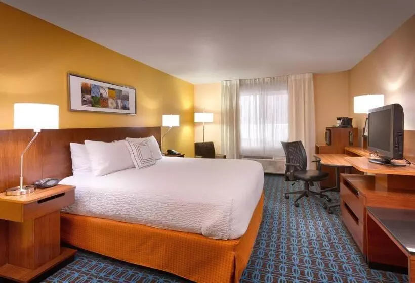 キングサイズベッドのスタンダードルーム, Fairfield Inn Salt Lake City Draper