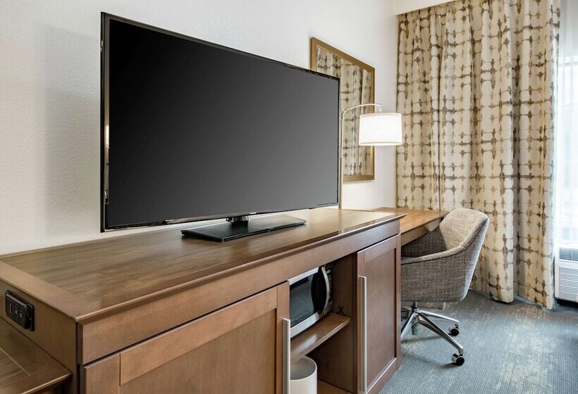 带2个双人床的标准工作室, Hampton Inn & Suites Newport/cincinnati