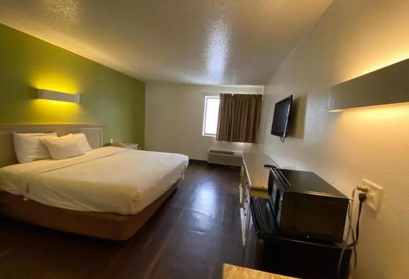Standard-huone King-vuode, Skylight Inn Willoughby Cleveland Mentor
