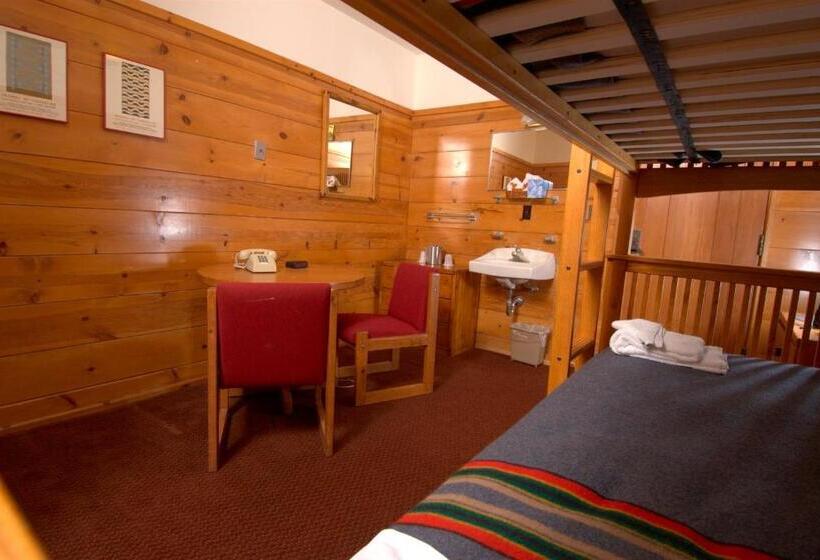 Standard Szoba Emeletes Ággyal és Közöz fürdővel, Timberline Lodge