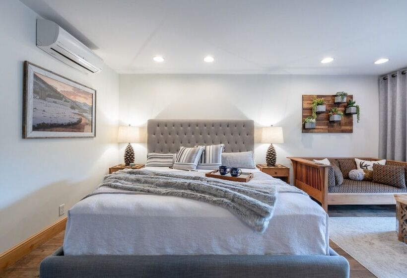 ジュニアスイート, Treasure Mountain Inn