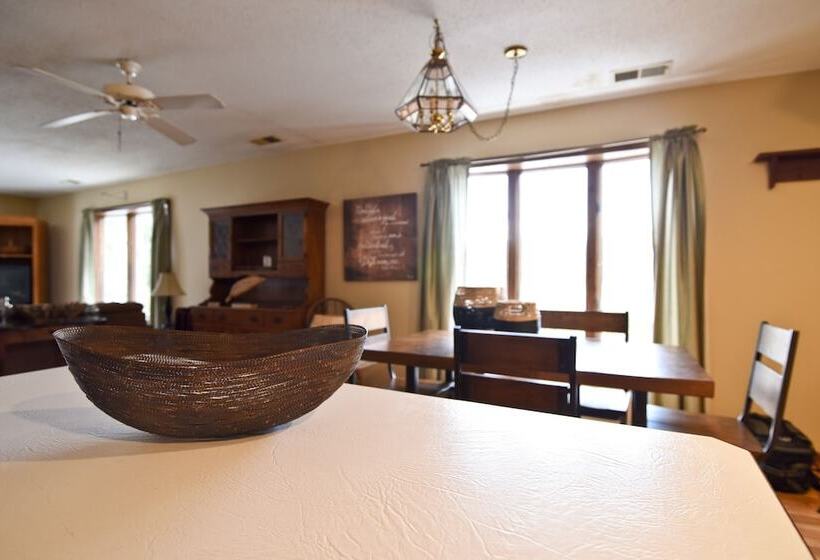 Апартаменты Ejecutiva 2 Спальни, Timber Inn Motel