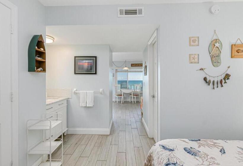 스위트 킹사이즈 침대, Tuckaway Shores Resort