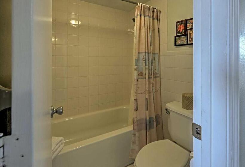 جناح مطلّ علي حمام السباحة, Tuckaway Shores Resort