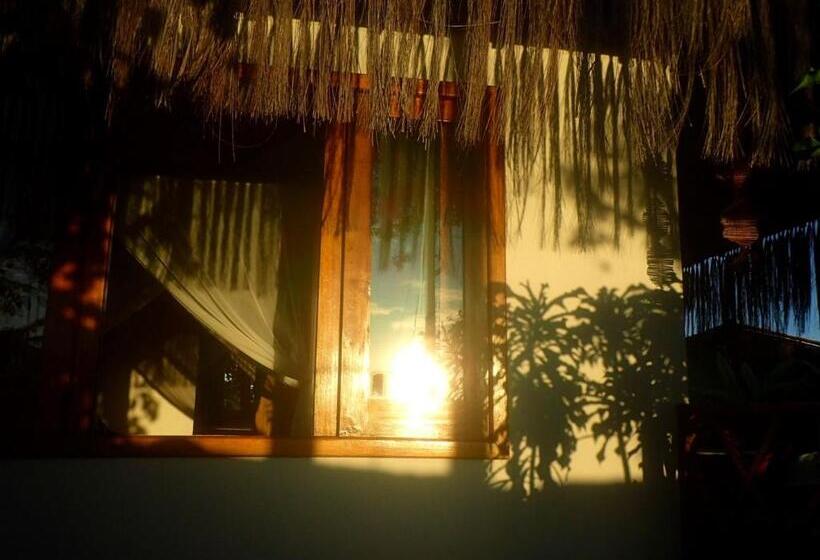 豪华洋房, Luar Do Leão Bungalow