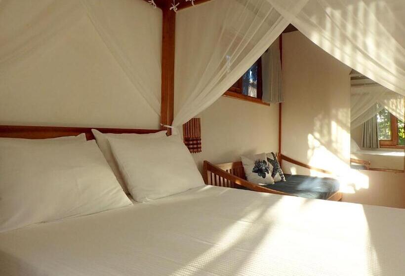 豪华洋房, Luar Do Leão Bungalow