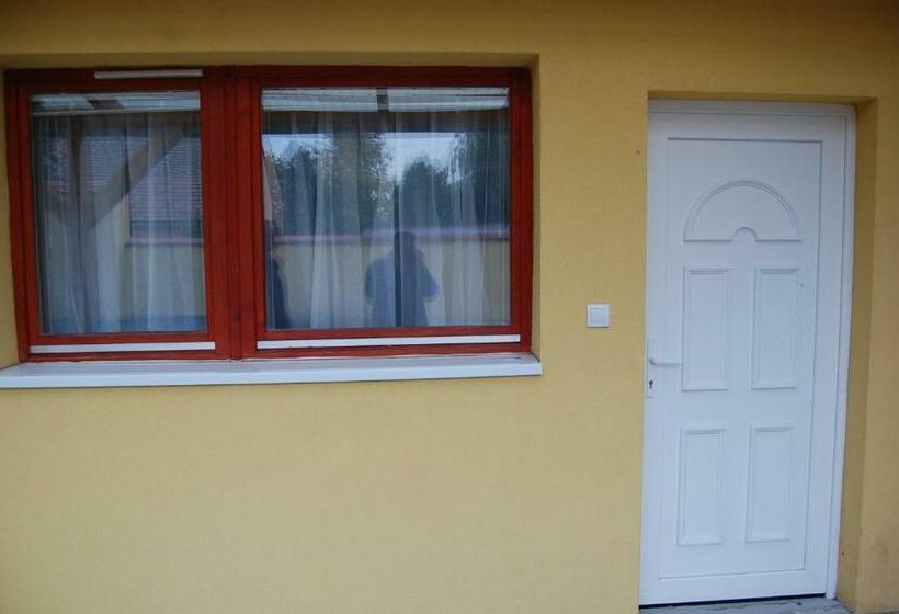 شقة غرفة واحدة, Belvárosi Panzió Pápa