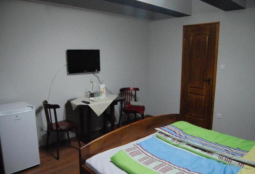 غرفة قياسية, Belvárosi Panzió Pápa