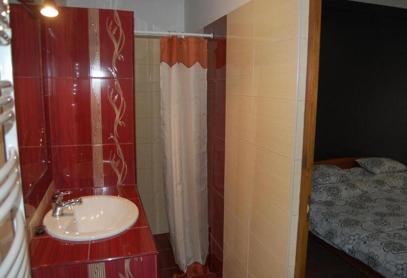 标准间, Belvárosi Panzió Pápa