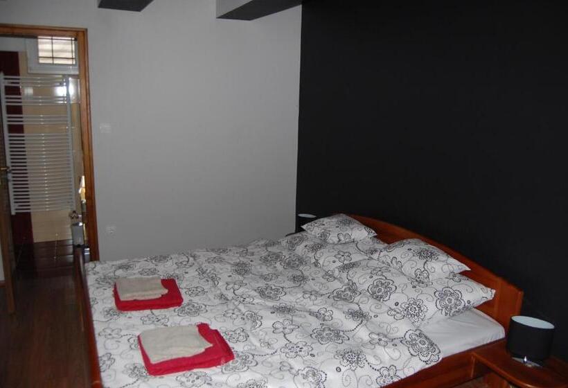 غرفة قياسية, Belvárosi Panzió Pápa