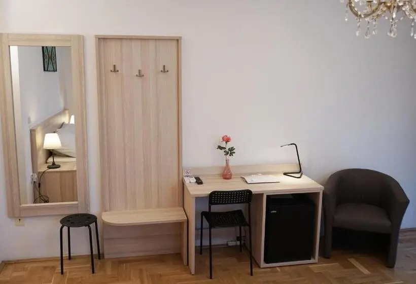 اتاق لوکس با چشم‌انداز دریاچه, Anna Panzió & Wellness Siófok