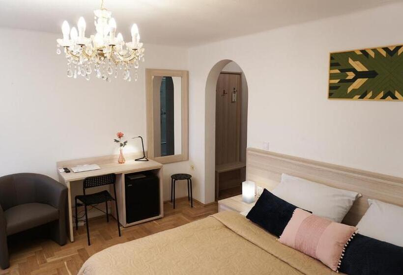 اتاق استاندارد با چشم‌انداز دریاچه, Anna Panzió & Wellness Siófok