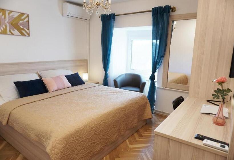 اتاق اکونومی, Anna Panzió & Wellness Siófok