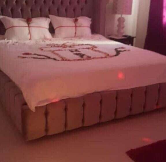 اتاق لوکس, Tafadal