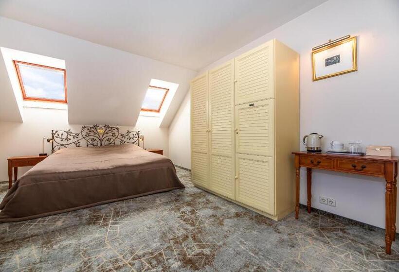 اتاق سوپریور با بالکن, Vila Ieva