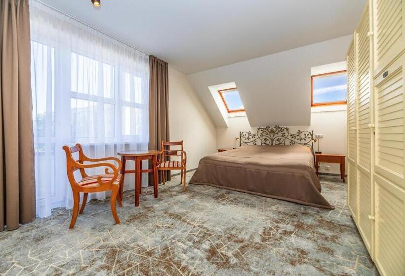 اتاق سوپریور با بالکن, Vila Ieva