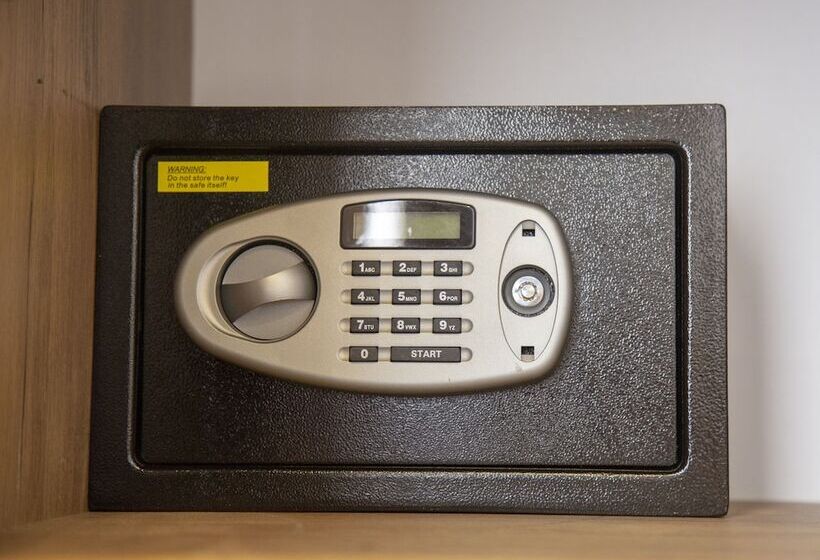 سوییت لوکس, Golden World Suite