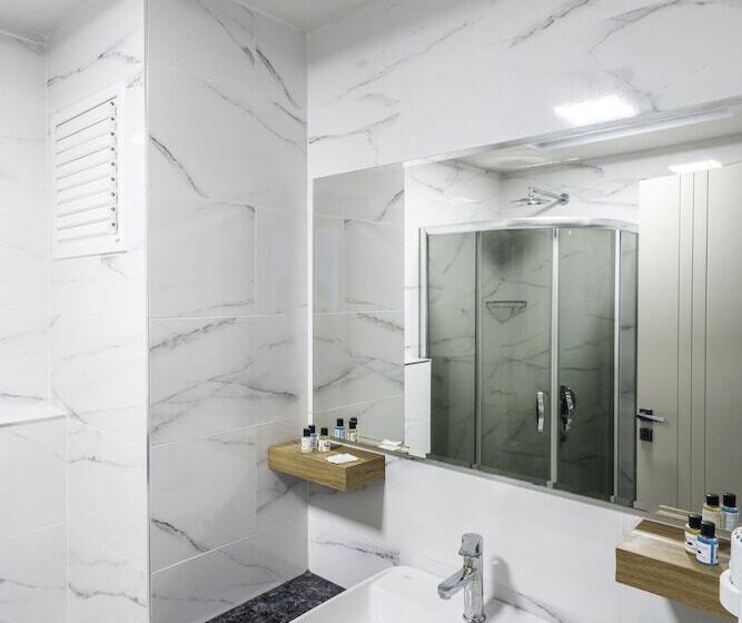 سوییت, Golden World Suite