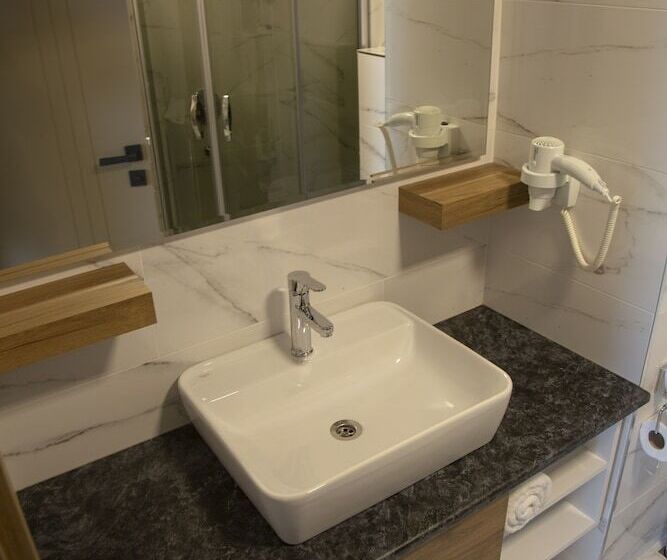 سوییت, Golden World Suite