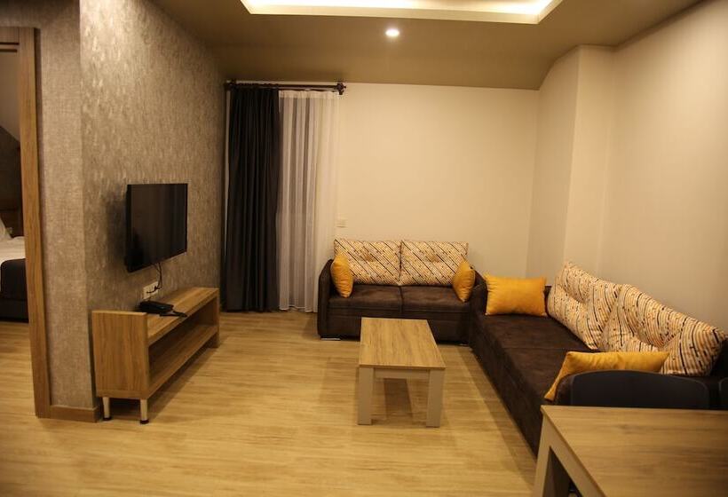 سوییت, Golden World Suite