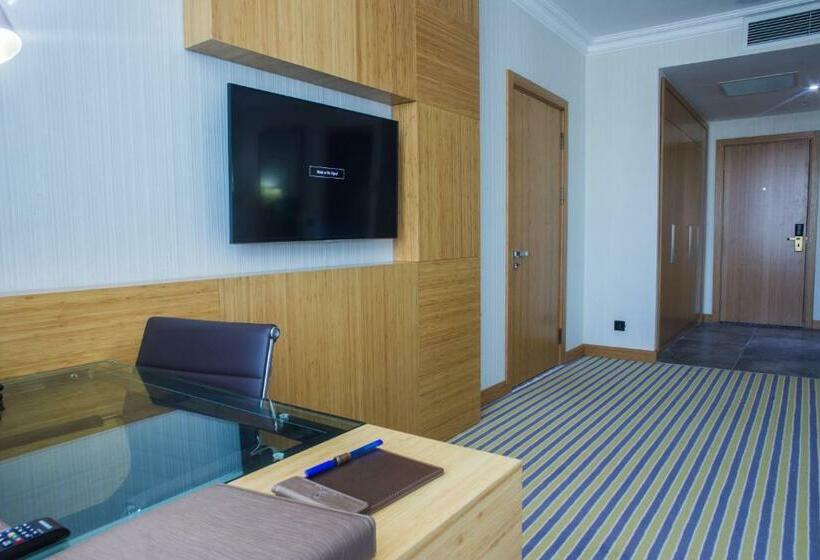 اتاق لوکس, Aidana Plaza