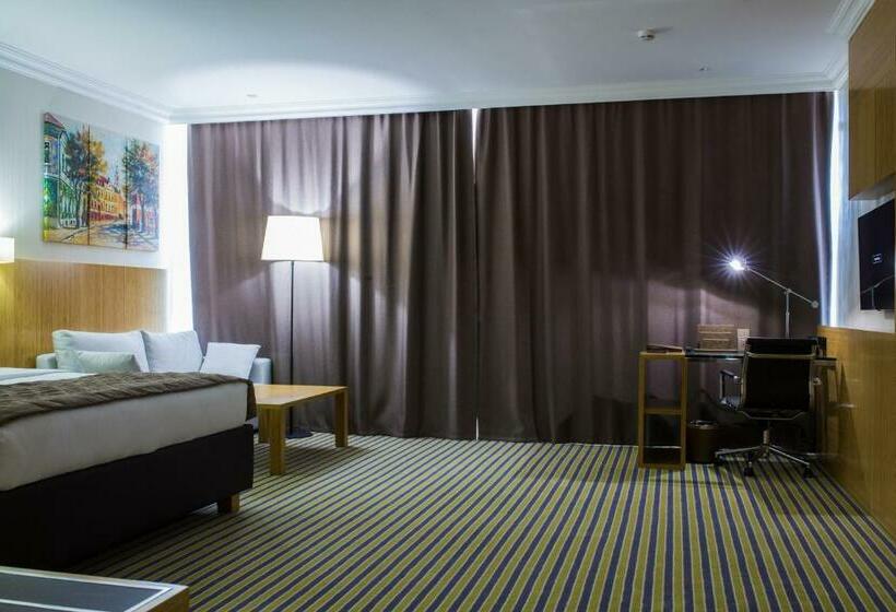 اتاق لوکس, Aidana Plaza