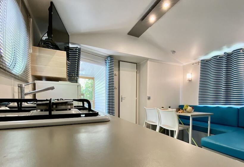 منزل غرفة نوم واحدة, Azur Beach