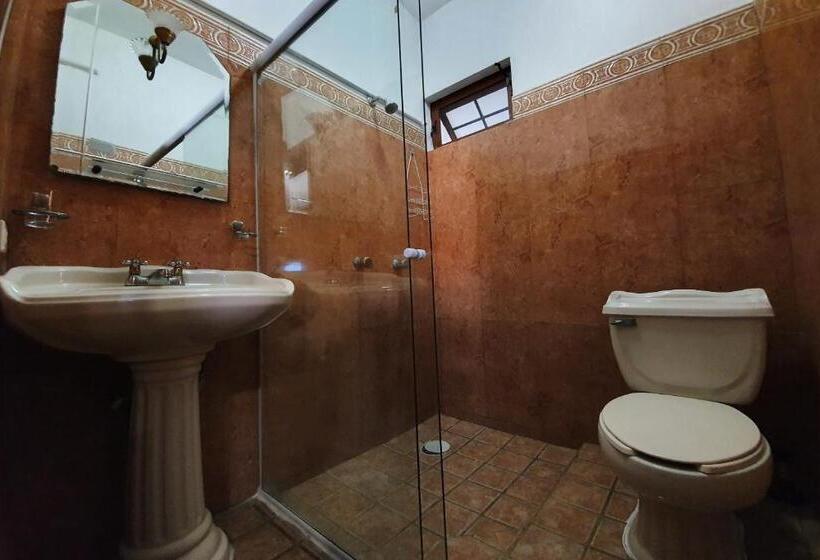 标准间, Colonos Los Cabos