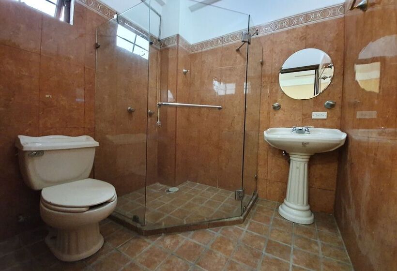 标准间, Colonos Los Cabos