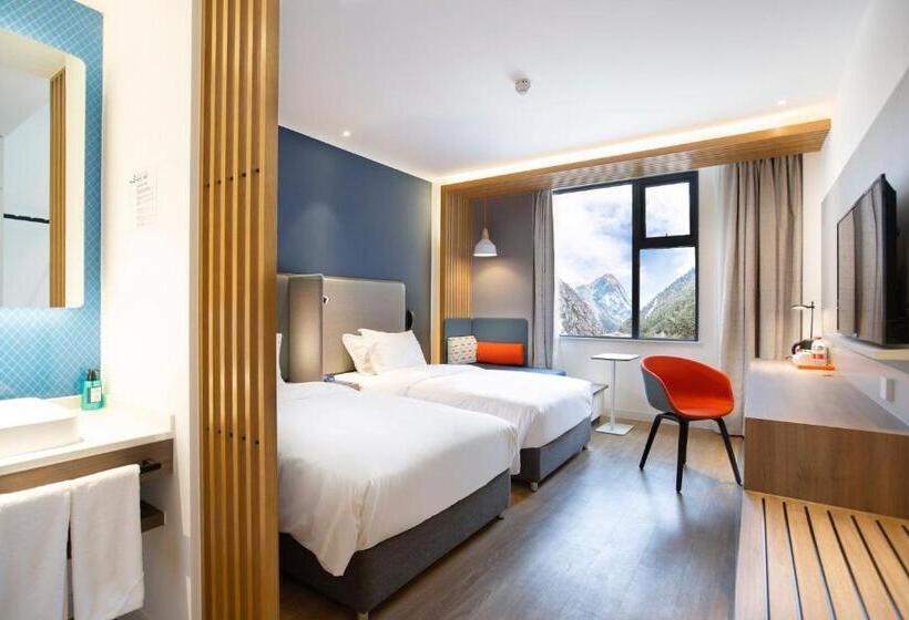 Номер Superior, Holiday Inn Express Jiuzhaigou,only 600 Meters To Jiuzhaigou Park, An Ihg