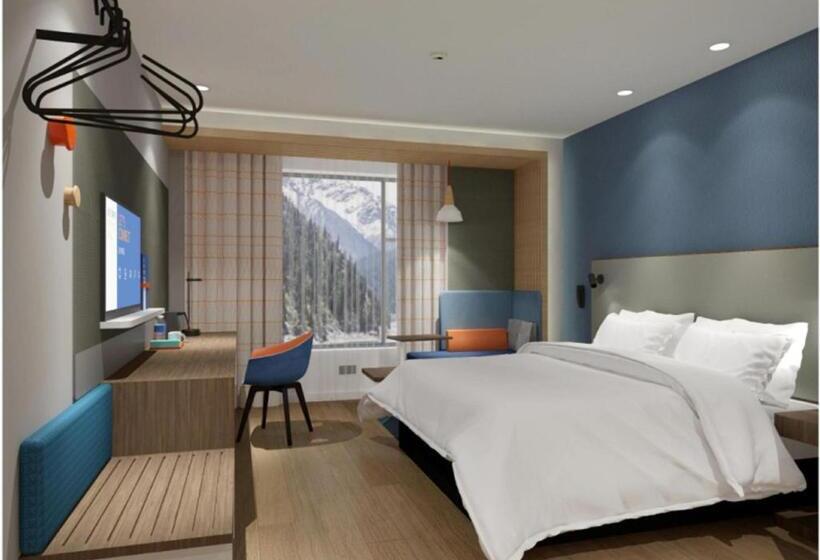 キングサイズベッドのスタンダードルーム, Holiday Inn Express Jiuzhaigou,only 600 Meters To Jiuzhaigou Park, An Ihg