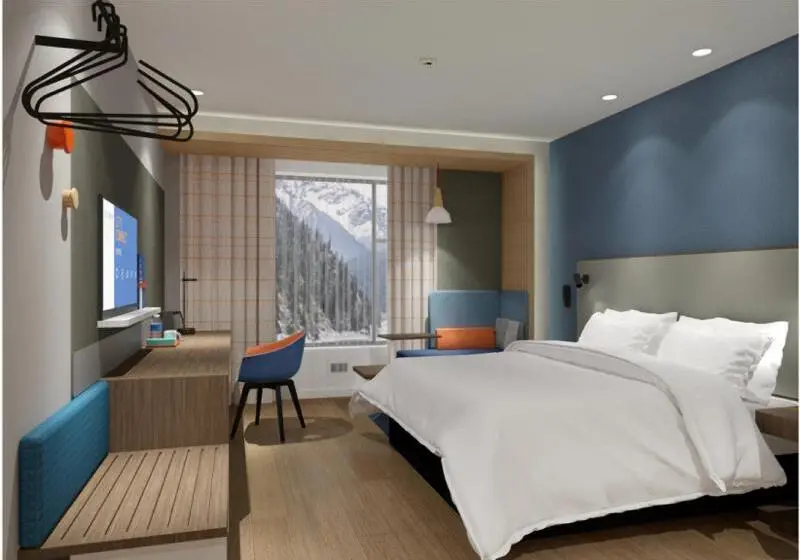 キングサイズベッドのスタンダードルーム, Holiday Inn Express Jiuzhaigou,only 600 Meters To Jiuzhaigou Park, An Ihg