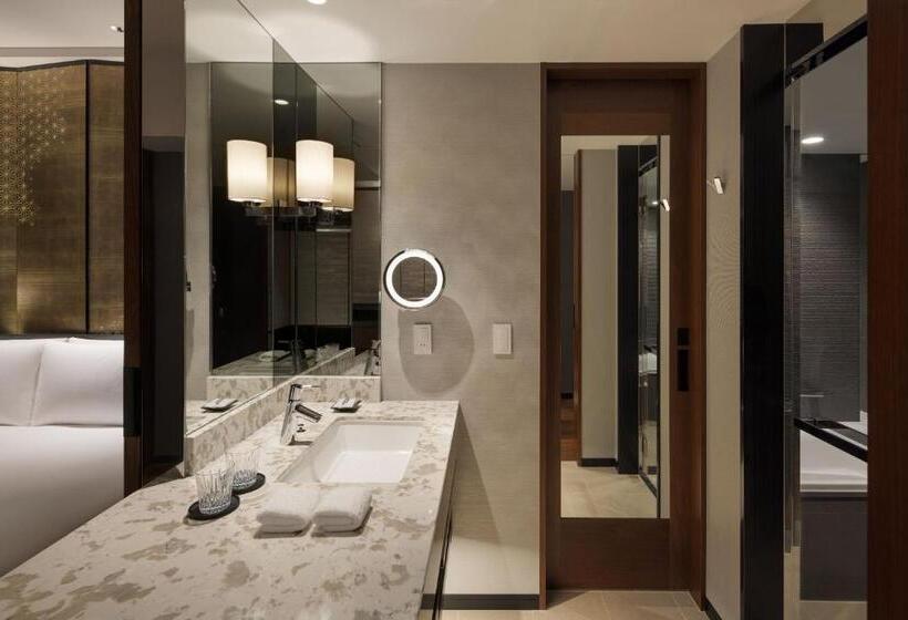 キングサイズベッドのデラックスルーム, Hyatt Regency Yokohama