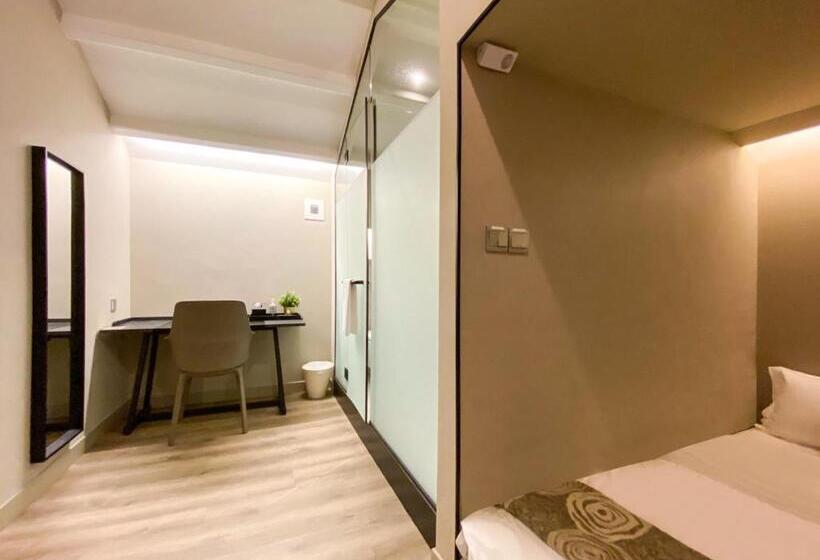 اتاق استاندارد, St Signature Jalan Besar, Short Overnight, 13 Hours, 6pm 7am