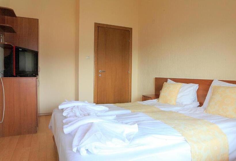 חדר סטנדרט עם מרפסת, къща за гости ваис