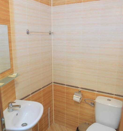 חדר סטנדרט לשלושה עם מרפסת, къща за гости ваис